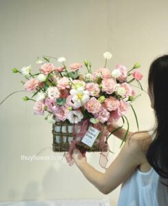 GH21 Giỏ hoa hồng mikoto mix cát tường và tulip