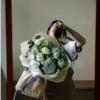 Bó hoa cẩm tú cầu mix hoa hồng trắng