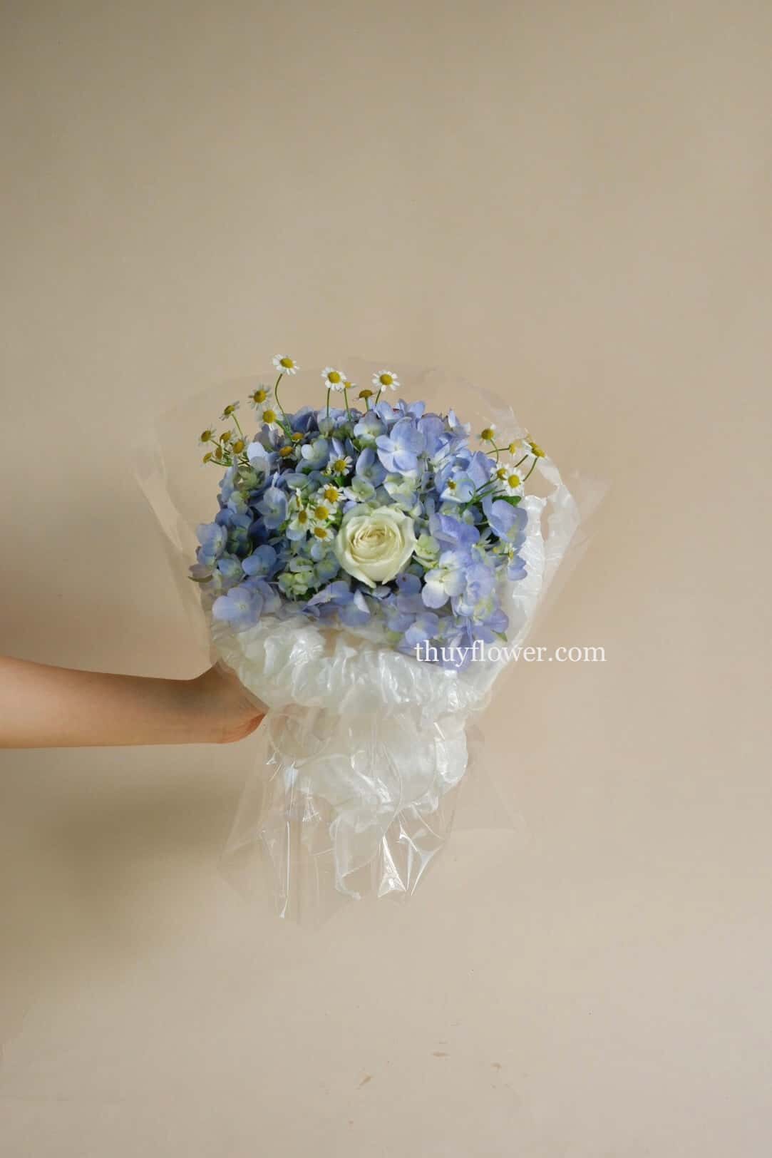 Bó hoa cẩm tú cầu nhỏ