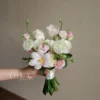 Bó hoa cưới mix tulip màu hồng nhẹ nhàng