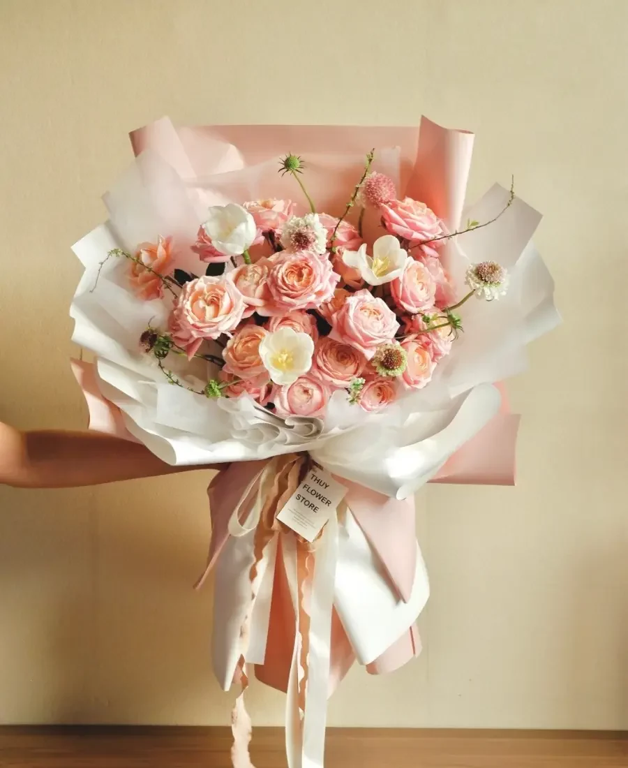 Bó hoa hồng julibee mix tulip Hà Lan
