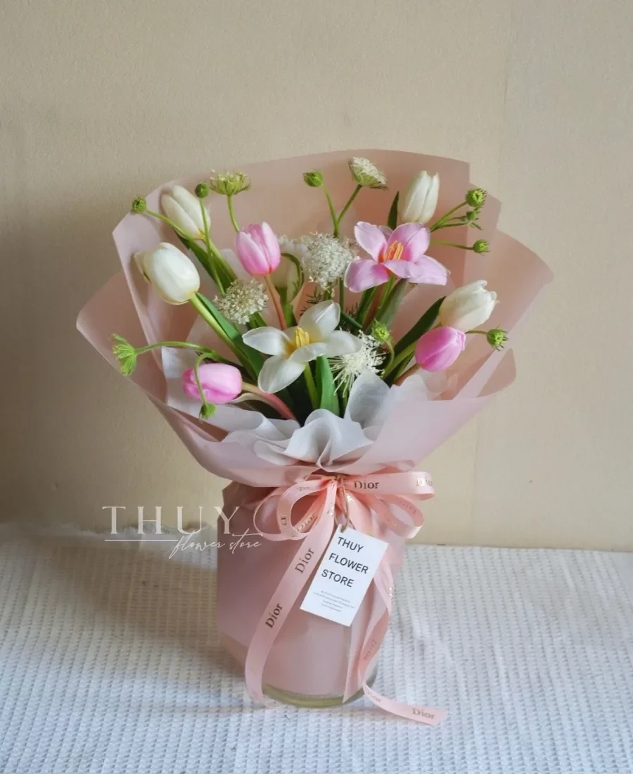 Bó hoa tulip 10 bông mix trắng hồng