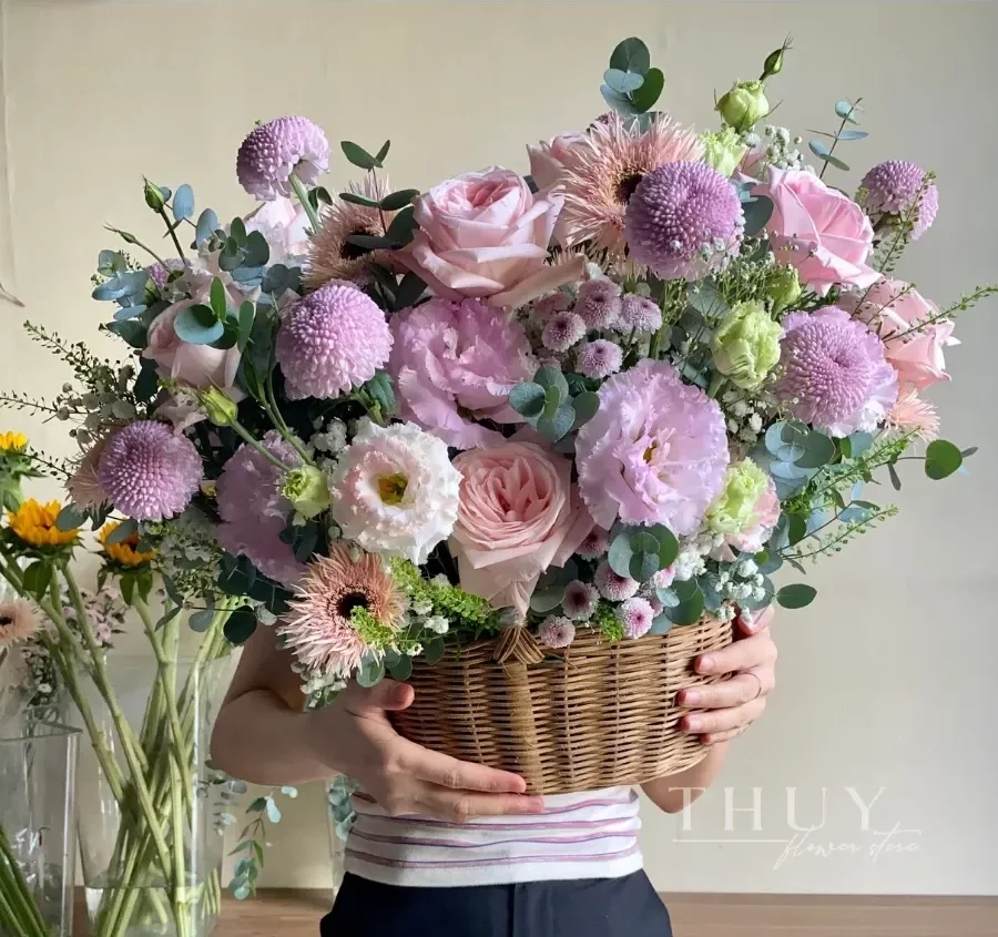 giỏ hoa tươi tặng mẹ ngày 20 tháng 10