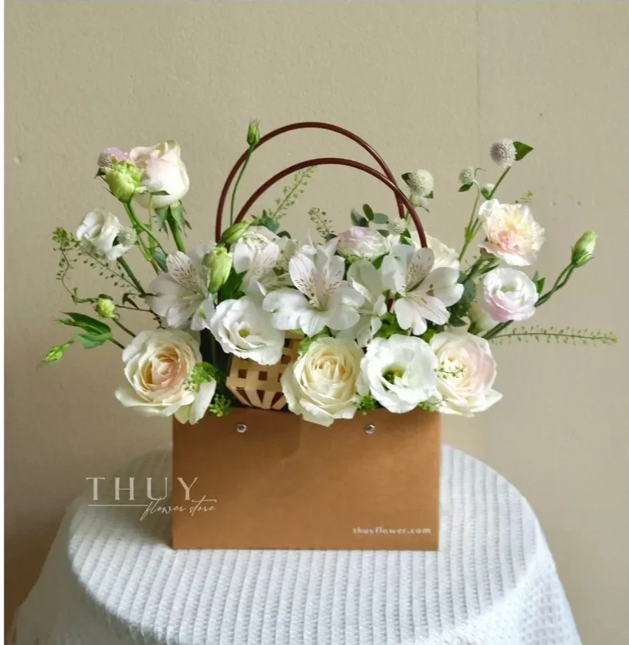 Giỏ hoa nhỏ tặng 20 tháng 10