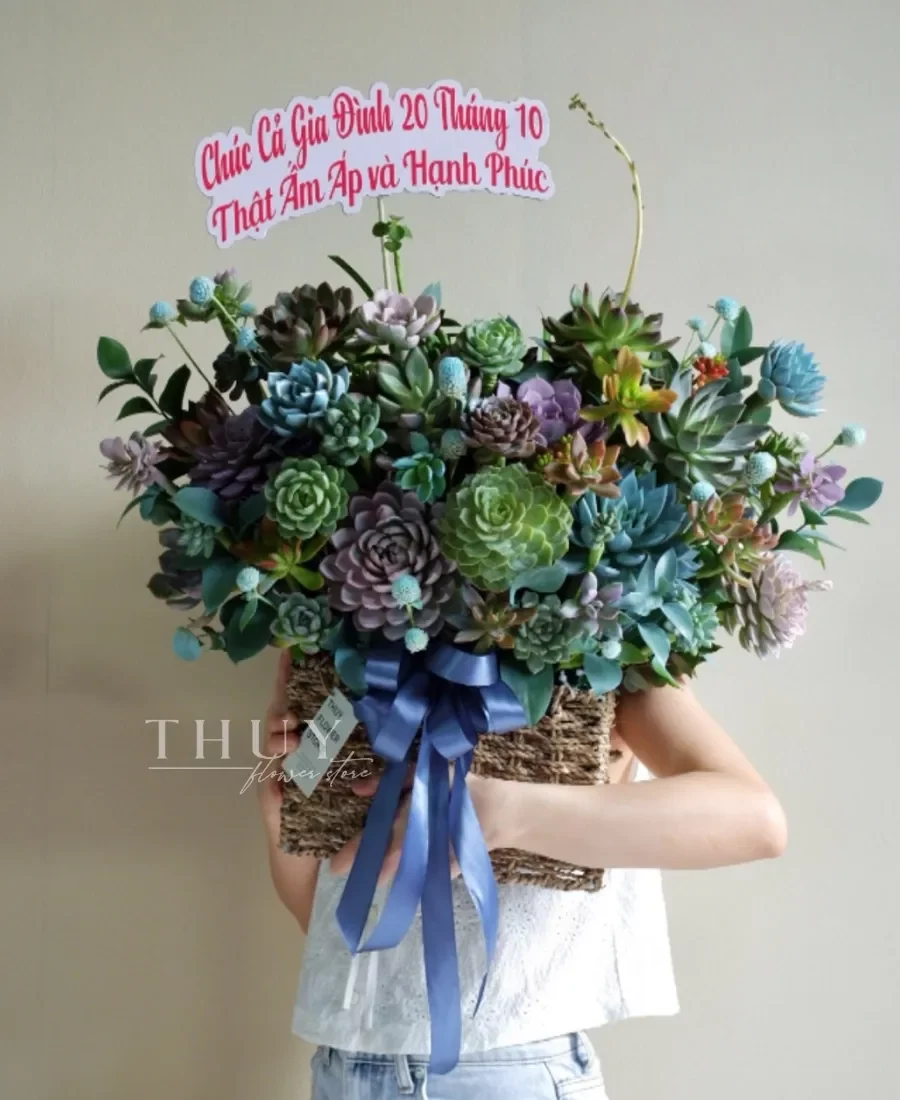 Lẵng sen đá tặng vợ