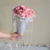 ly kem hoa hồng julibee tặng bạn gái