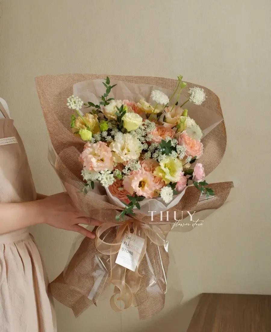 hoa tặng bạn gái tone màucam